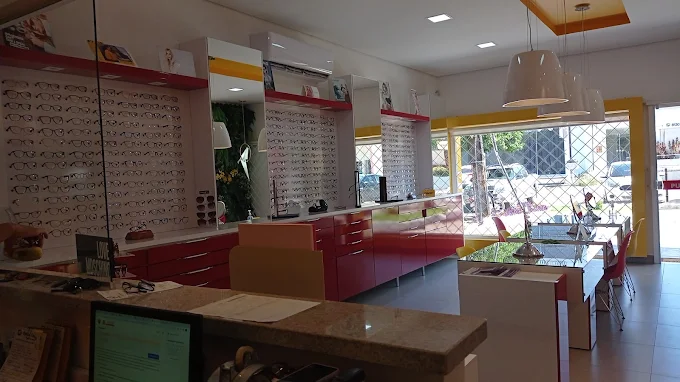 Interior da Óptica Confiança